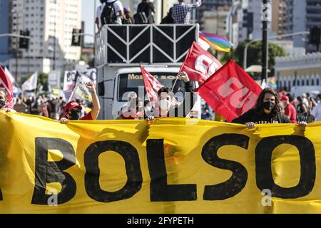 Florianópolis (SC), 29/05/2021 - Manifestação / fora Bolsonaro - Ocorreu na manhã deste sábado (29) a partir do Largo da Alfândega, e percorrendo as r Banque D'Images