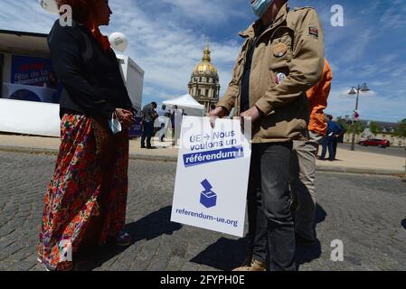 À Paris, le Festival de la démocratie a rassemblé plusieurs centaines de personnes venues écouter des discours pro-frexit pour sortir de l'UE Banque D'Images