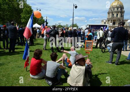 À Paris, le Festival de la démocratie a rassemblé plusieurs centaines de personnes venues écouter des discours pro-frexit pour sortir de l'UE Banque D'Images