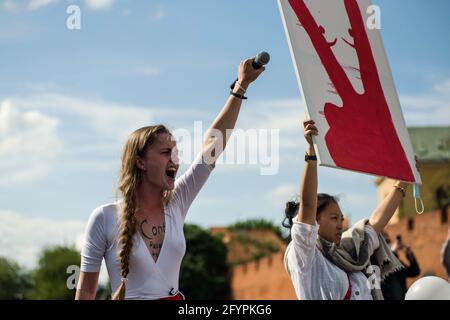 Varsovie, Pologne. 29 mai 2021. Jana Shostak, la célèbre militante est vue crier pendant la manifestation. À Varsovie, les Biélorusses vivant en Pologne et les Polonais se sont réunis pour manifester en solidarité avec la nation biélorusse et pour protester contre l'arrestation du Protasevich romain et les répressions sur les militants d'Aleksander Loukachenko. (Photo par Attila Husejnow/SOPA Images/Sipa USA) crédit: SIPA USA/Alay Live News Banque D'Images