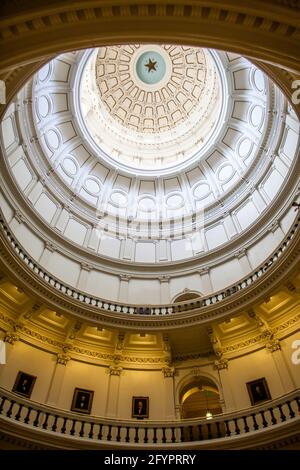 Dôme de la rotonde dans le Texas State Capitol Building à Austin, Texas Banque D'Images