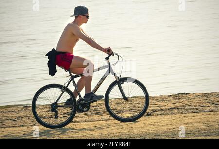 2019: vélo de montagne russe Stels-630 Banque D'Images