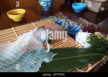 Sashimi de calmar frais à Yobuko, Kyushu, Japon Banque D'Images