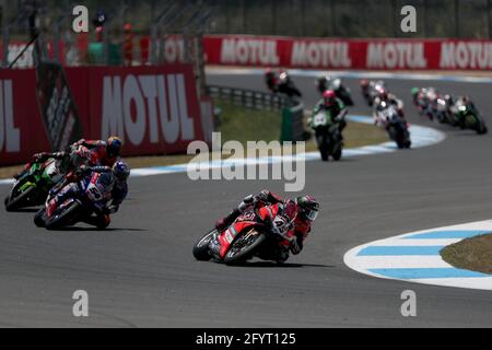 Cascais. 29 mai 2021. British Scott Redding (avant) de Aruba.it Racing - Ducati participe à la course 1 du championnat du monde FIM Superbike Estoril Round au Circuito Estoril à Cascais, Portugal, le 29 mai 2021. Crédit: Pedro Fiuza/Xinhua/Alay Live News Banque D'Images