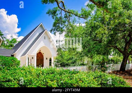 L’église épiscopale Saint-Paul est photographiée, le 27 mai 2021, à Magnolia Springs, Alabama. L'église a été construite en 1902. Banque D'Images