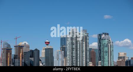 Quartier des affaires du centre-ville de Calgary Alberta avec Cranes Banque D'Images