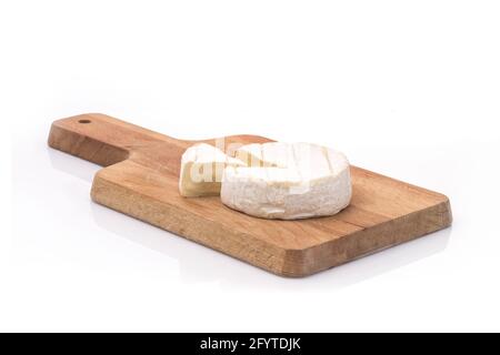 Brie crémeux sur fond de bois rustique, vue du dessus Banque D'Images