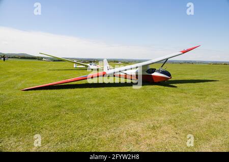 Vintage Slingsby T21b planeur dans les couleurs des Cadets de l'air de la RAF, WB924 au London Gliding Club, basé à Dunstable Banque D'Images