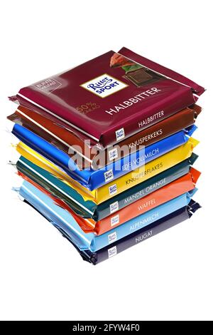 Barres de chocolat Ritter Sport isolées sur fond blanc Banque D'Images