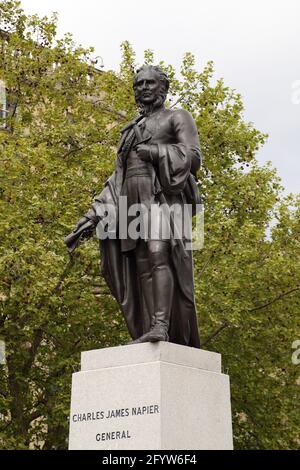 Sculpture en bronze du général Charles James Napier à Trafalgar Square, Londres, Royaume-Uni Banque D'Images