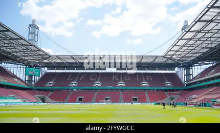 Cologne, Allemagne. 30 mai 2021. Vue générale à l'intérieur de la stadion avant le match final de la coupe des femmes DFB entre Eintracht Frankfurt et VfL Wolfsburg à RheinEnergieStadion à Cologne, en Allemagne. Crédit: SPP Sport presse photo. /Alamy Live News Banque D'Images