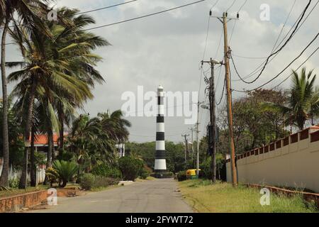 KENYA, MOMBASA, MAGARET AVENUE - 13 AOÛT 2018: Phare 'Ra's Serani Range Rear Light' à Mombasa Banque D'Images