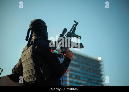 Gaza, Palestine. 29 mai 2021. (5/29/2021) les combattants des Brigades de Saraya al-Qods, l'aile armée du mouvement palestinien du Jihad islamique, dans les rues de la ville de Gaza pendant un rassemblement, plus d'une semaine après un cessez-le-feu ont mis fin à 11 jours d'hostilités entre Israël et le Hamas. (Photo de Ramez Habboub/Pacific Press/Sipa USA) crédit: SIPA USA/Alay Live News Banque D'Images