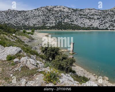 Embassament de Cuber, réservoir d'eau artificielle dans les vallées de Puig Major et Morro de Cuber, Serra de Tramuntana, Majorque, Espagne Banque D'Images