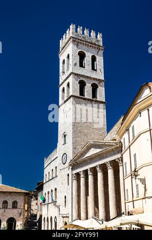 Torre del Popolo à Assise, Italie Banque D'Images