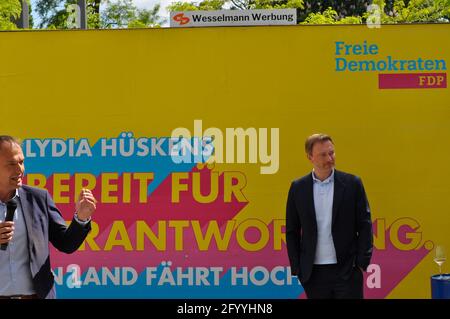 Andreas Silbersack und FDP-Bundeschef Christian Lindner BEI einer Wahlkampfveranstaltung am Steintor-Platz am 30.5.2021 à Halle (Saale) Banque D'Images