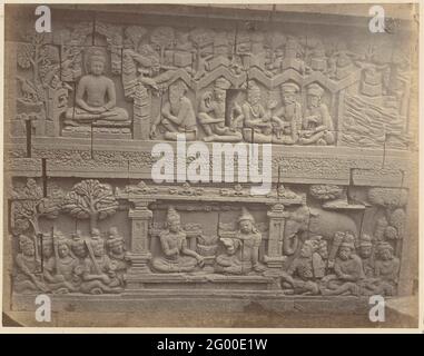 Bas Réliof dans le mur sur le côté nord du Borobudur; Ditto 2nd Go. Dont la partie supérieure racontait une histoire de Siddhartha à Lalitavistara et la partie inférieure un secours d'Avadana l'histoire de Ruyana. Banque D'Images