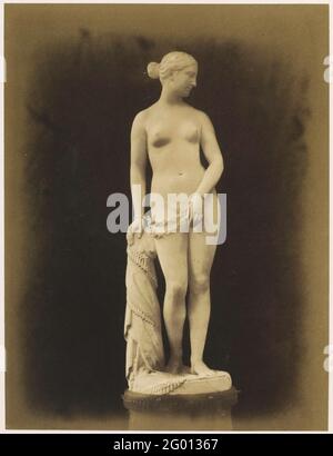 Sculpture d'une femme farinée par Hiram Powers, exposée lors de la grande exposition des œuvres de l'industrie de toutes les nations de 1851 à Londres; esclave grec. (Marbre) pouvoirs.]. Banque D'Images