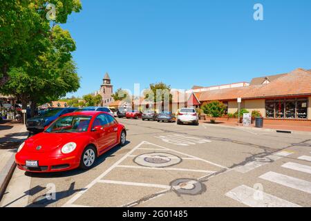 Solvang, Californie, Etats-Unis - 29 mai 2021 Solvang, vue sur la rue et la ville. Ville dans la vallée Santa Ynez, en Californie du Sud. T Banque D'Images