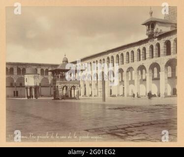 S 93. Cour de la Mosquée Groote. (presque détruit un incendie pour 2 ans). Damas ; Syrie ; 412. Amortisseur. Vue générale de la Cour de la Grande Mosquee. Bonfils .. La cour de la petite-majade ou grande mosquée à Damas. La photo fait partie de la série de photos de Syrie recueillies par Richard Polak. Banque D'Images