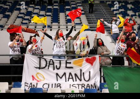 Reggio Emilia, Italie. 30 mai 2021. Italie, Reggio Emilia, mai 30 2021: En tant que fans roms dans les stands pendant le match de football AC MILAN vs AS ROMA, final Women Coppa Italia, Mapei Stadium (photo de Fabrizio Andrea Bertani/Pacific Press) crédit: Pacific Press Media production Corp./Alay Live News Banque D'Images