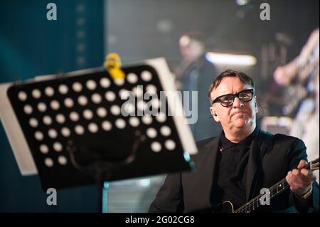 Chris Difford, de Squeeze, se présentant au festival Cropredy de la convention de l'aéroport, au Royaume-Uni. 9 août 2012 Banque D'Images