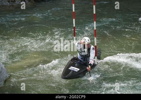 Participant à la coupe de slalom ICF et ECA Canoe 2021 le 29 mai 2021 à Merano, Italie. Banque D'Images