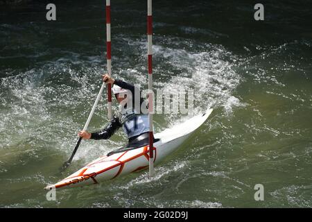Participant à la coupe de slalom ICF et ECA Canoe 2021 le 29 mai 2021 à Merano, Italie. Banque D'Images