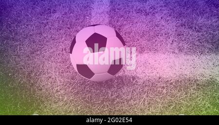 Composition du football sur une ligne blanche sur un terrain de pelouse avec espace de copie et teinte violette Banque D'Images