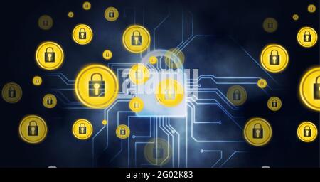 Composition d'icônes de cadenas jaune flottant sur cadenas blanc brillant et carte de circuit sur noir Banque D'Images