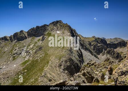 Vues depuis le sommet du pic de Monestero (Aigüestortes i Estany de Sant Maurici Parc national, Catalogne, Espagne, Pyrénées) Banque D'Images