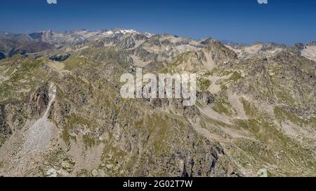 Vues depuis le sommet du pic de Peguera (Aigüestortes i Estany de Sant Maurici Parc national, Catalogne, Espagne, Pyrénées) Banque D'Images