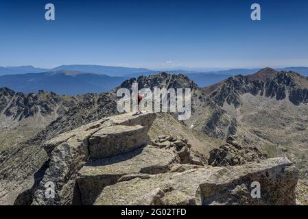 Vues depuis le sommet du pic de Peguera (Aigüestortes i Estany de Sant Maurici Parc national, Catalogne, Espagne, Pyrénées) Banque D'Images