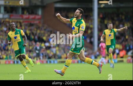 Photo du dossier datée du 12-09-2015 de Matt Jarvis de Norwich City célébrant la notation contre Bournemouth. Date de publication : lundi 31 mai 2021. Banque D'Images