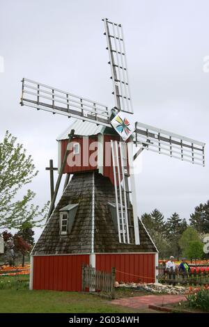 Une réplique d'un moulin à vent traditionnel hollandais à Veldheer Farm aux pays-Bas, MI, États-Unis Banque D'Images