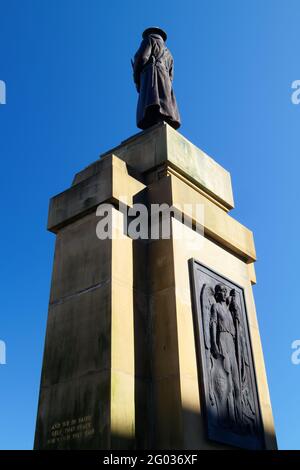 Royaume-Uni, Yorkshire du Sud, Barnsley, Mémorial de la première Guerre mondiale à l'extérieur de l'hôtel de ville Banque D'Images