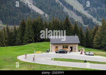 Suisse, Giro d'Italia 2021, scène Verbania-Valle Spluga-Alpe Motta, col de San Bernardino Banque D'Images