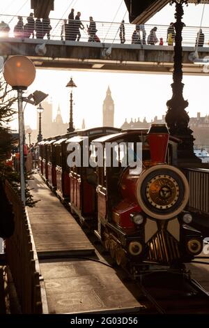 Royaume-Uni, Angleterre, Londres, Southbank Center pendant le Festival d'hiver, avec train Narrow Gauge Ride Banque D'Images