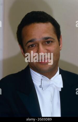 Andre Watts, geboren in Deutschland, pianiste amerikanischer, Portrait 1987. Andre Watts, né en Allemagne, pianiste américain, portrait 1987. Banque D'Images