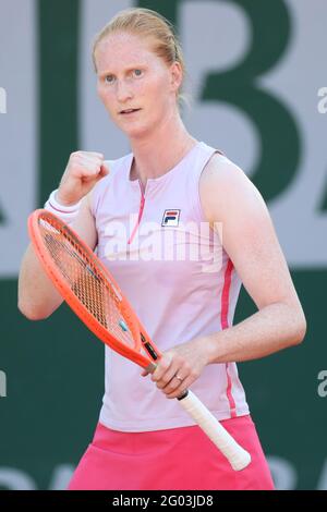 L'Alison belge Van Uytvanck réagit lors d'un premier tour Du tournoi féminin entre Belge Van Uytvanck (WTA 67) et l'italien Trevi Banque D'Images