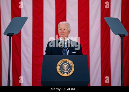 Arlington, États-Unis. 31 mai 2021. Le président Joe Biden s'exprime au 153e National Memorial Day, à Arlington National Cemetery, à Arlington, en Virginie, le lundi 31 mai 2021. Le président Biden a également déposé une couronne à la tombe du Soltard inconnu avant de prendre la parole. Photo par Tasos Katopodis/Pool/Sipa USA crédit: SIPA USA/Alay Live News Banque D'Images