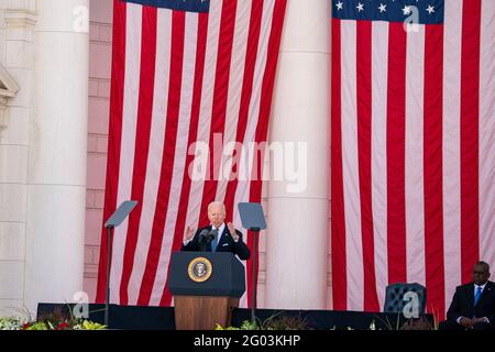 Arlington, États-Unis. 31 mai 2021. Le président Joe Biden s'exprime au 153e National Memorial Day, à Arlington National Cemetery, à Arlington, en Virginie, le lundi 31 mai 2021. Le président Biden a également déposé une couronne à la tombe du Soltard inconnu avant de prendre la parole. Photo par Tasos Katopodis/Pool/Sipa USA crédit: SIPA USA/Alay Live News Banque D'Images