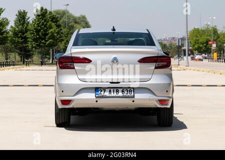 Renault Taliant est une berline sous-compacte produite par le constructeur automobile français Renault depuis 2021. Il partage la même plate-forme avec Renault Symbol. Banque D'Images