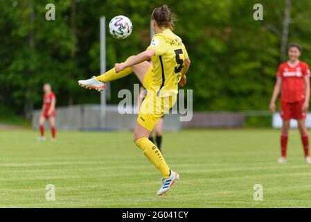 Aschheim, Allemagne. 29 mai 2021. Antonia Hanke (52 Wuerzburger Kickers) pendant le 2. Frauen Bundesliga match entre le FC Bayern Munich II et Wuerzburger Kickers au Sportpark Aschheim, Allemagne. Crédit: SPP Sport presse photo. /Alamy Live News Banque D'Images