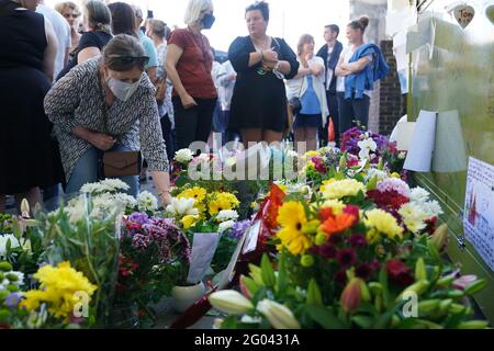 Hommages à une vigile pour Tony Eastlake à son stand à la gare routière d'Essex à Londres organisé par le Groupe communautaire d'Islington sur Facebook. Date de la photo: Lundi 31 mai 2021. Banque D'Images