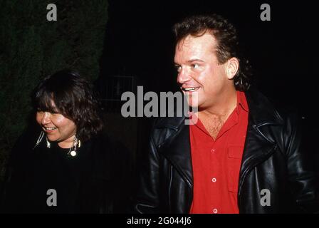 Roseanne Barr et Tom Arnold à 'Julie Budd' Los Angeles soirée d'ouverture au Backlot Theatre à Hollywood, Californie Mai 1989 crédit: Ralph Dominguez/MediaPunch Banque D'Images