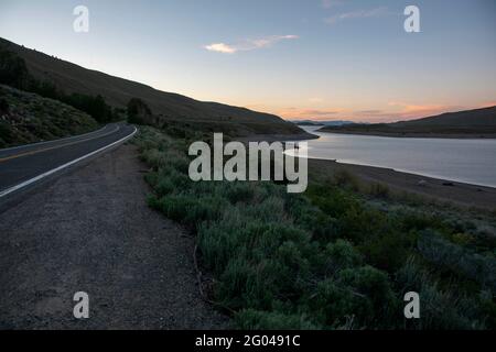 Il y a plusieurs lacs dans le June Lake Loop du comté de Mono, en Californie, aux États-Unis, y compris Grant Lake et Silver Lake. Banque D'Images