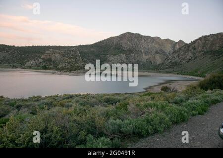 Il y a plusieurs lacs dans le June Lake Loop du comté de Mono, en Californie, aux États-Unis, y compris Grant Lake et Silver Lake. Banque D'Images