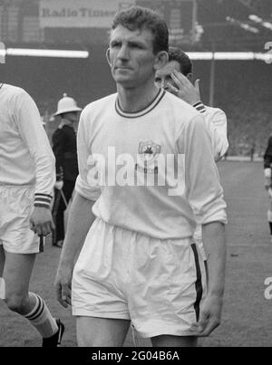 Photo du dossier datée du 25-05-1963, de Colin Appleton, le capitaine de Leicester City. Date de publication : lundi 31 mai 2021. Banque D'Images