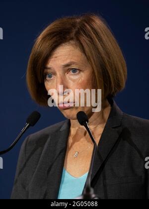 Reportage : le ministre français des forces armées, Florence Parly, prend la parole lors d'une conférence de presse à l'Hôtel de Brienne, Paris, le 7 septembre 2019. Banque D'Images